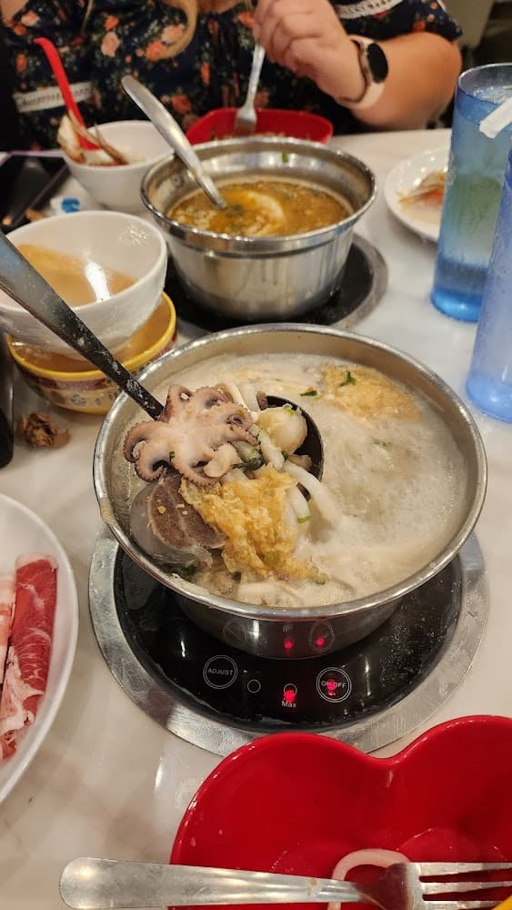 Google street view image of U & Me Revolving Hot Pot